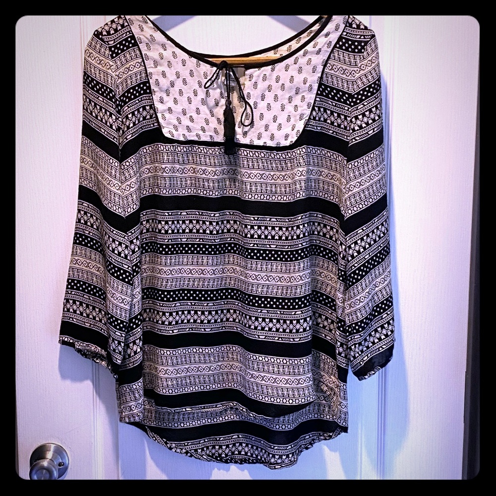 Forever 21 woven top with front tie